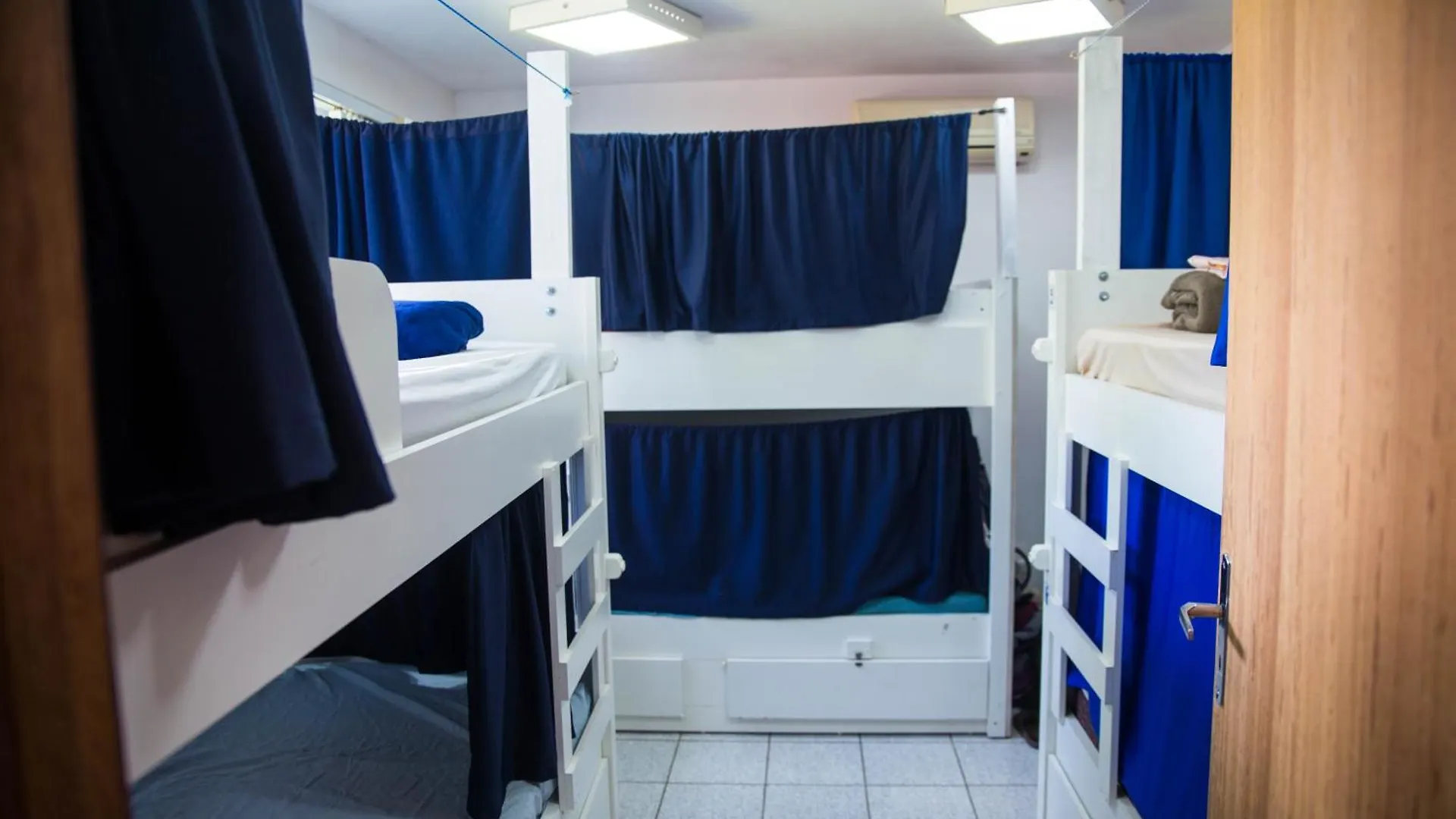Nomades Vibe Da Ilha - Adventure Hostels & Coworking Florianópolis